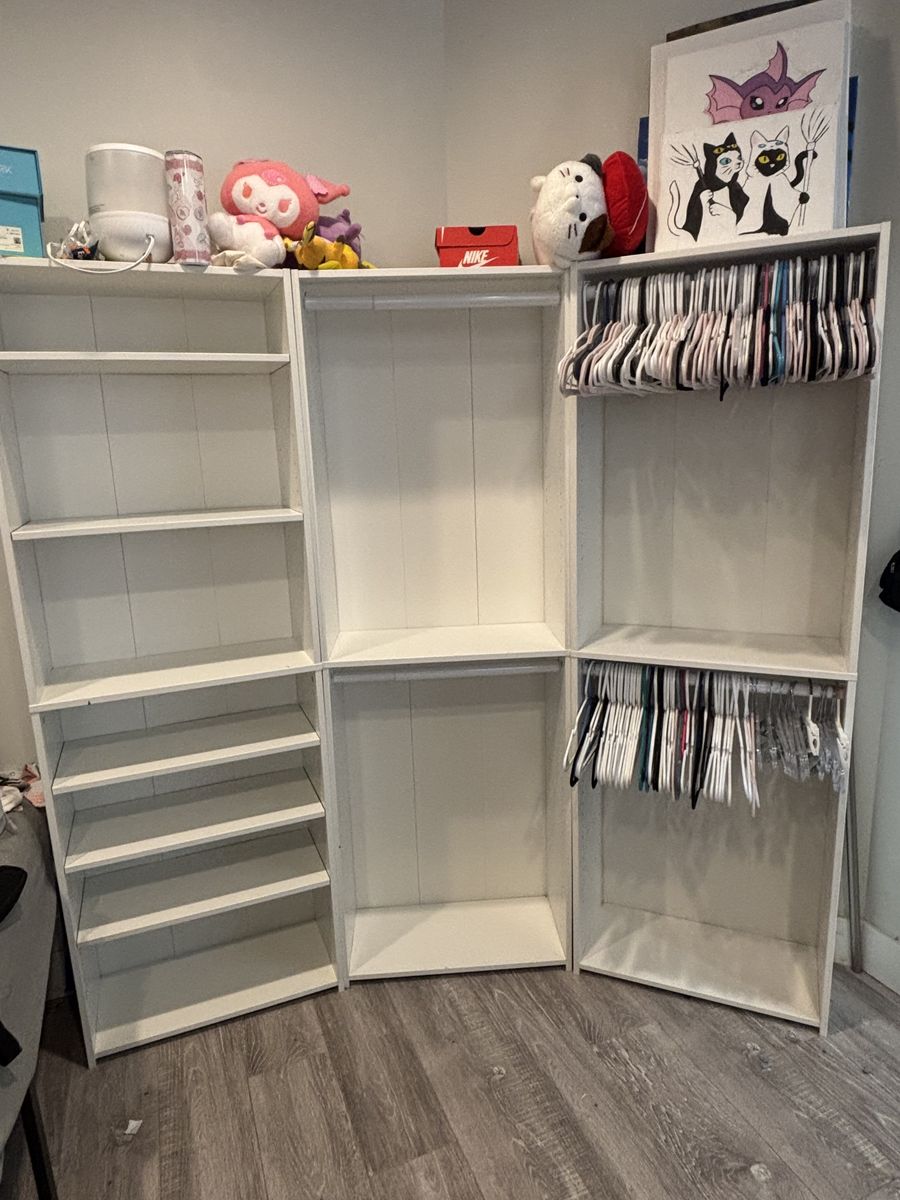 3 Bookshelves