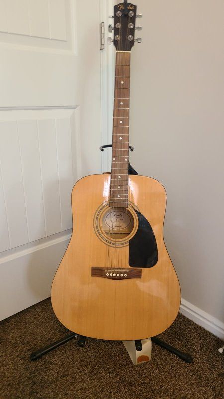 Fender FA-100 Dreadnought Acoustic Guitar with Stand & Accessories - Natural Finish