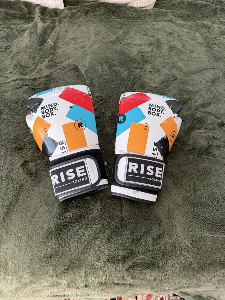 women's boxing gloves