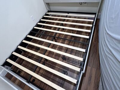 ModernUpholstered Queen Bed Frame