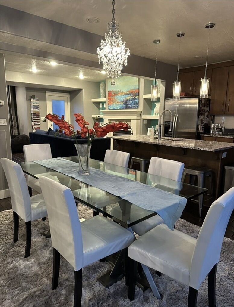 Set of 4 White Dining Chairs