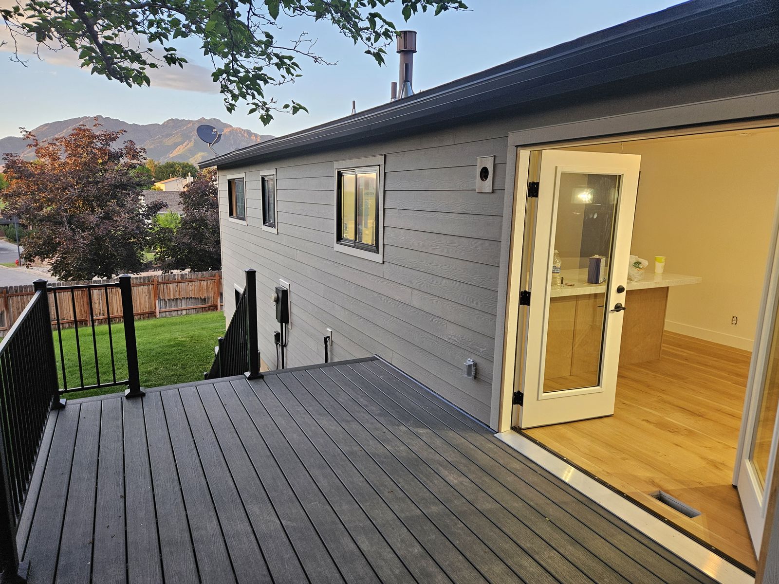 Main image 129