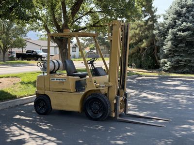 Mitsubishi Forklifts 4500 pound lift fork lift