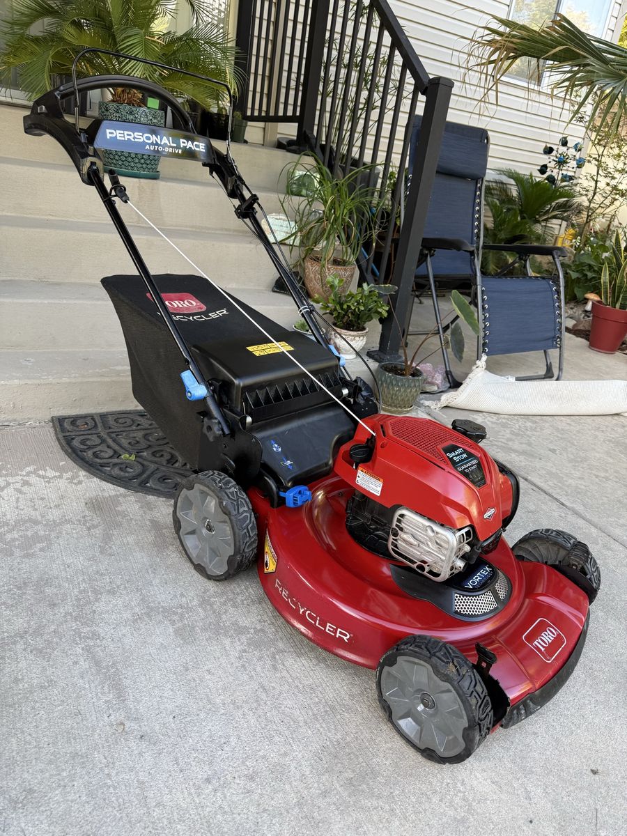 Toro, personal pace lawn