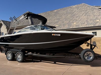 2012 Four Winns SL222
