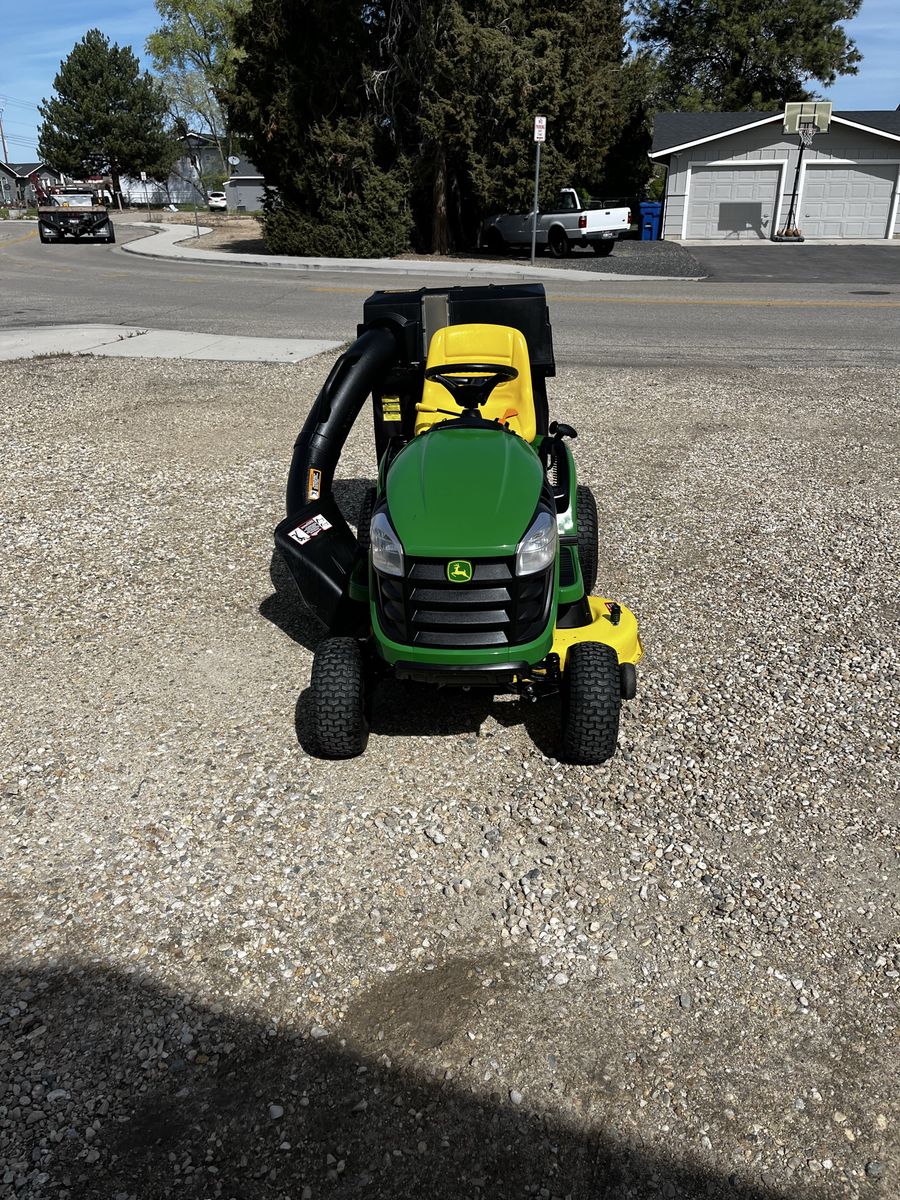 John Deere Riding Lawn Mower E120