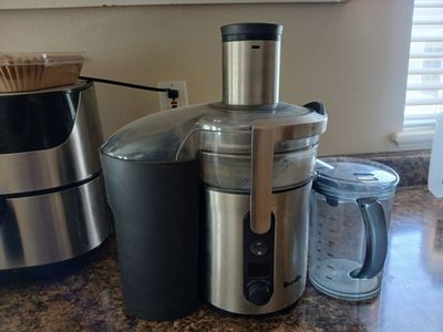 Breville Juice Fountain Plus: Liquefies Fruits, Vegetables, and Bad Lifestyle Choices