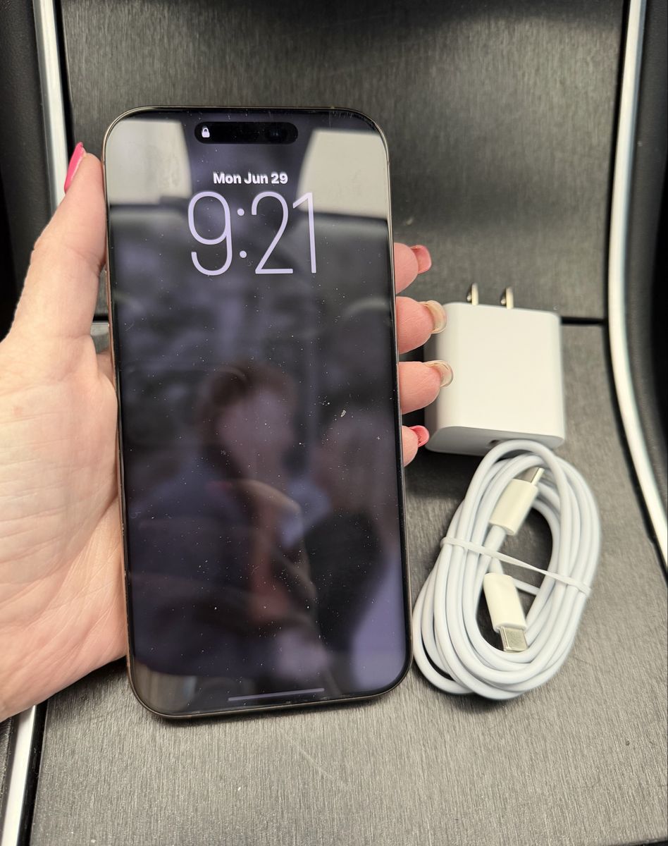 iPhone 16 Pro Max 256GB – AT&T Locked