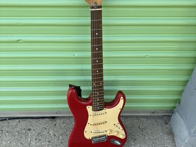 used squier affinity stratocaster guitar