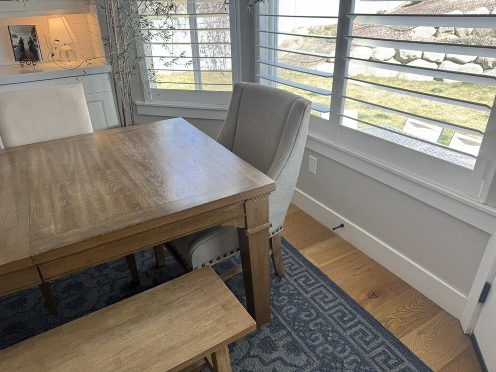 Stunning Farm House Dining Table 5 Chairs + Benc