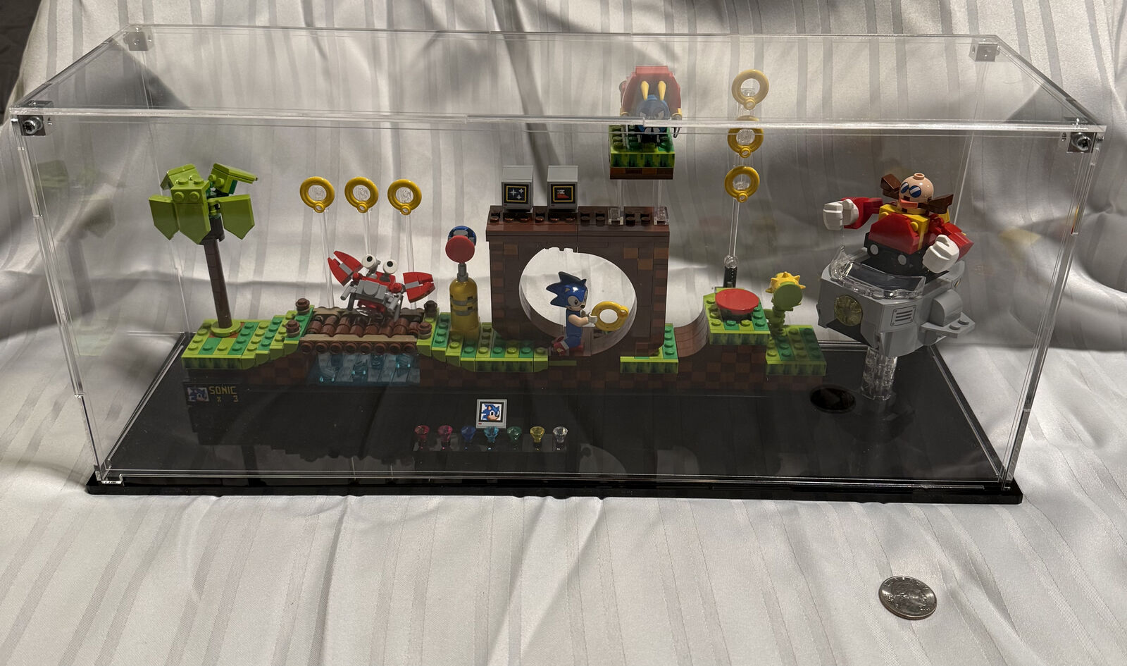 LEGO Ideas - Sonic The Hedgehog Green Hill Zone (# 21331) w/ Display Case