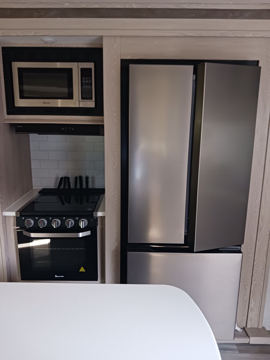 Main image 11