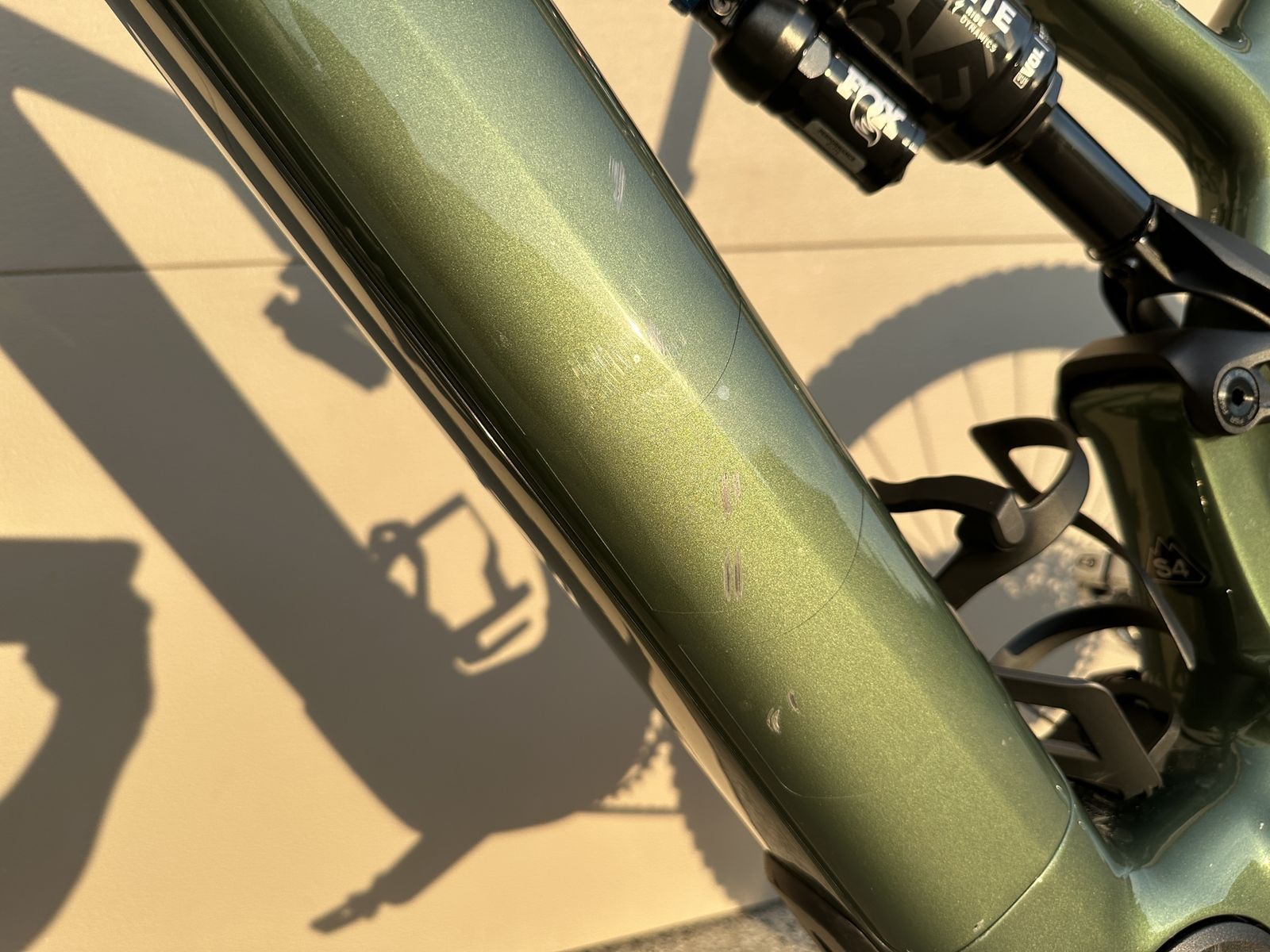 Main image 3