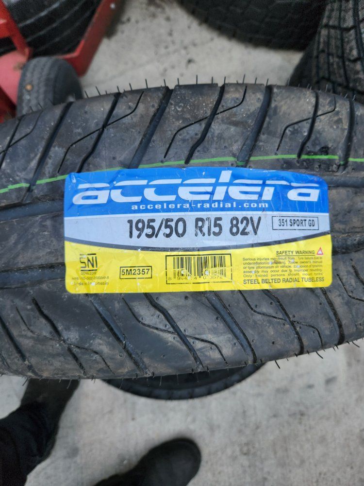 195/65r15 accelera radial