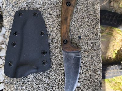 nice little Skinner here with sheath