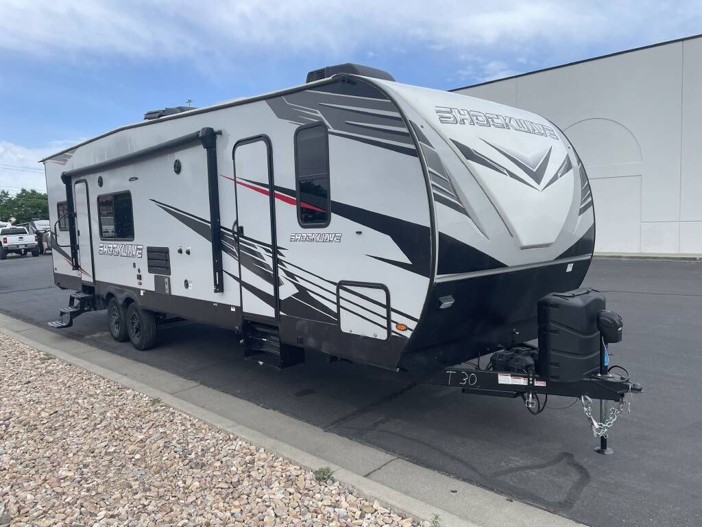 2021 Toy Hauler Holds a 4 seater Shockwave 30DSGDX