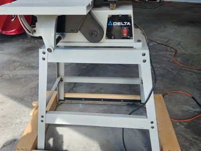 Delta 31-695 6" Belt / 9" Disc Sander with Stand and Mobile Base