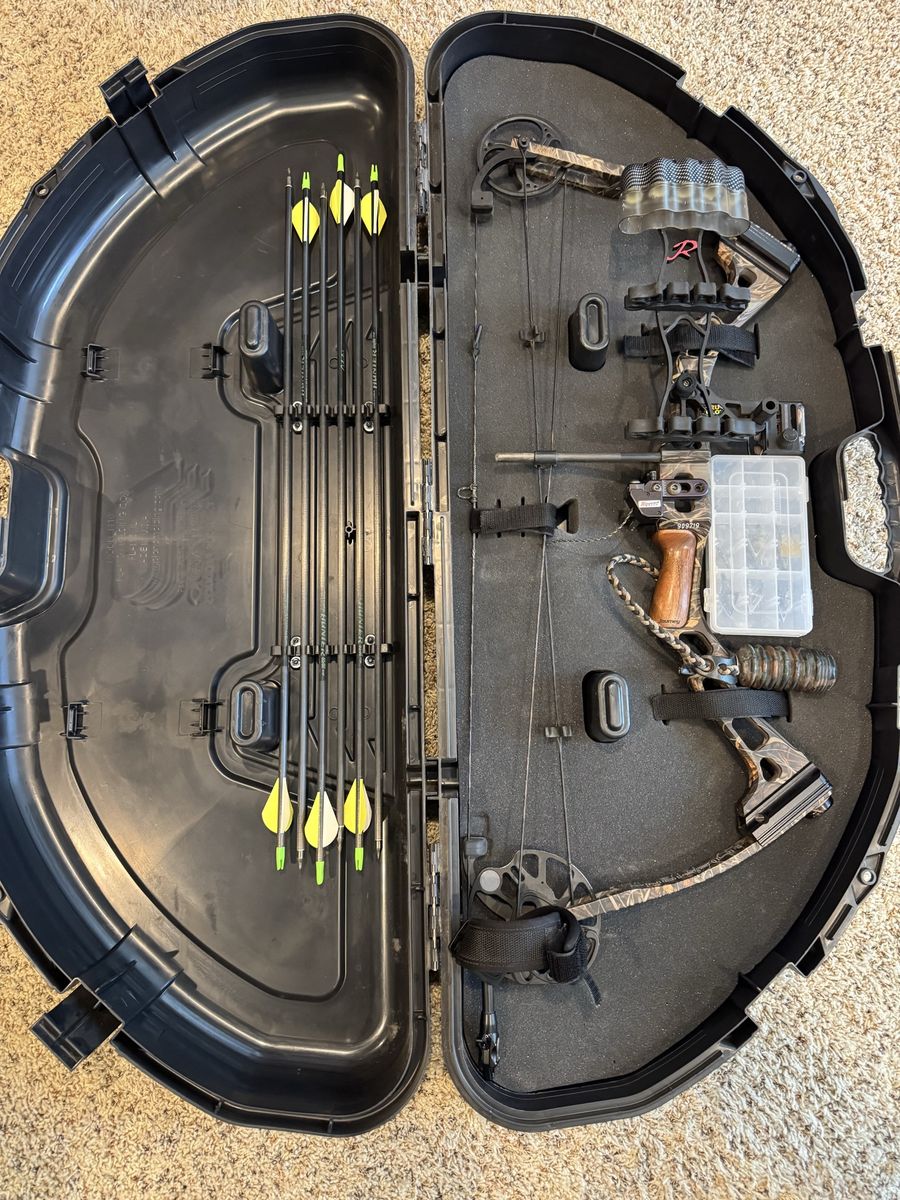 Mathews Bow Setup with Hard Case, Release, Arrows, Quiver & Broadheads