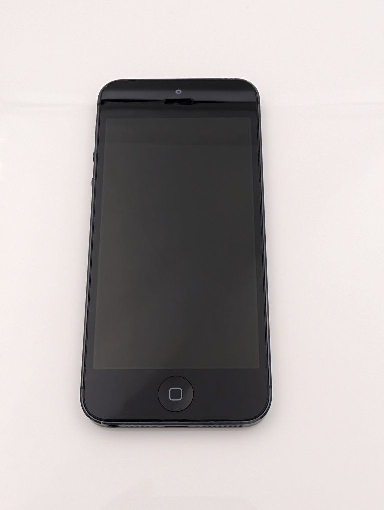 Apple iPhone 5 | 64 GB | (Unlocked)