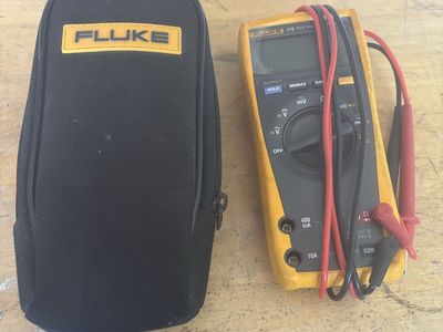 Fluke 175 True-RMS Multimeter