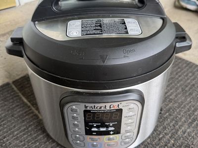 Instant Pot IP-DUO Electric Pressure Cooker Stainless Steel with Trivet Rack 7 qt