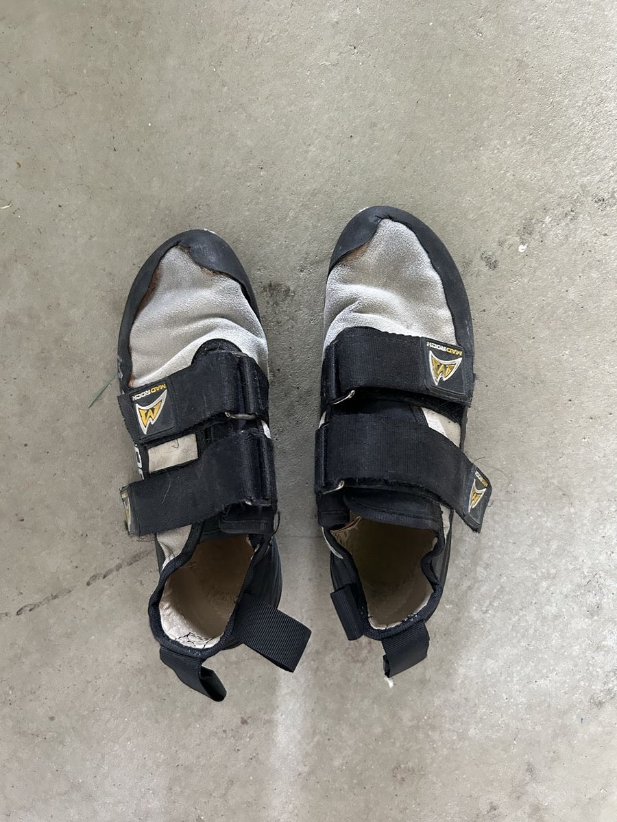 Kids climbing shoes