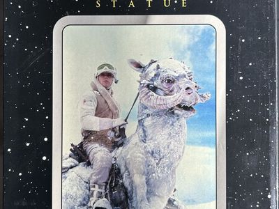 Gentle Giant Star Wars Luke Skywalker on Tauntaun Statue- Original Box