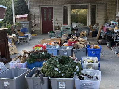 HUGE YARDSALE in Mapleton