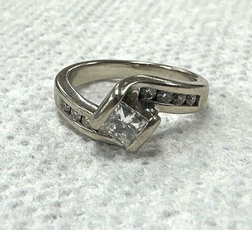 5.3GR 14K White Gold Princess Diamond Ring Size 5.75