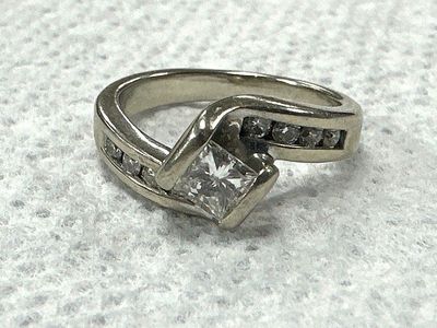 5.3GR 14K White Gold Princess Diamond Ring Size 5.75