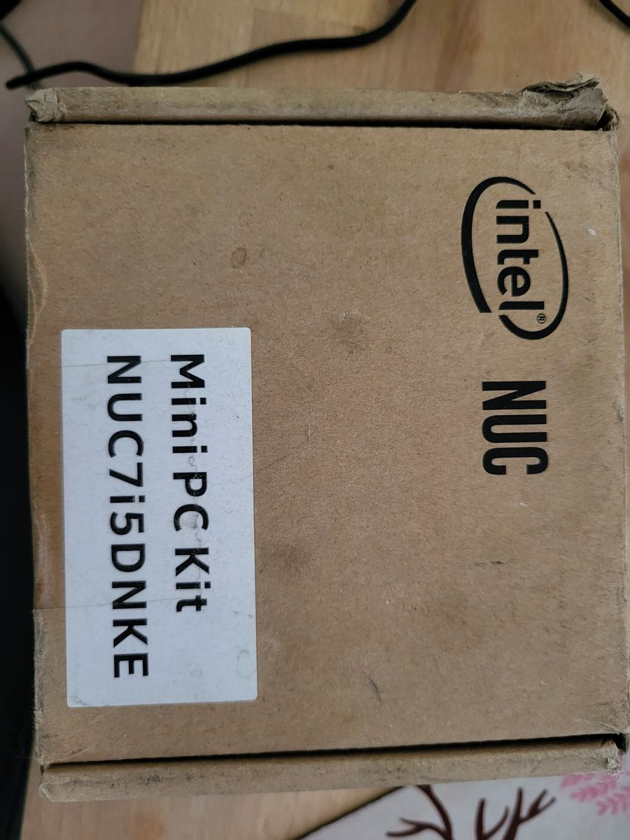 Intel NUC PC Kit NUC715DNKE