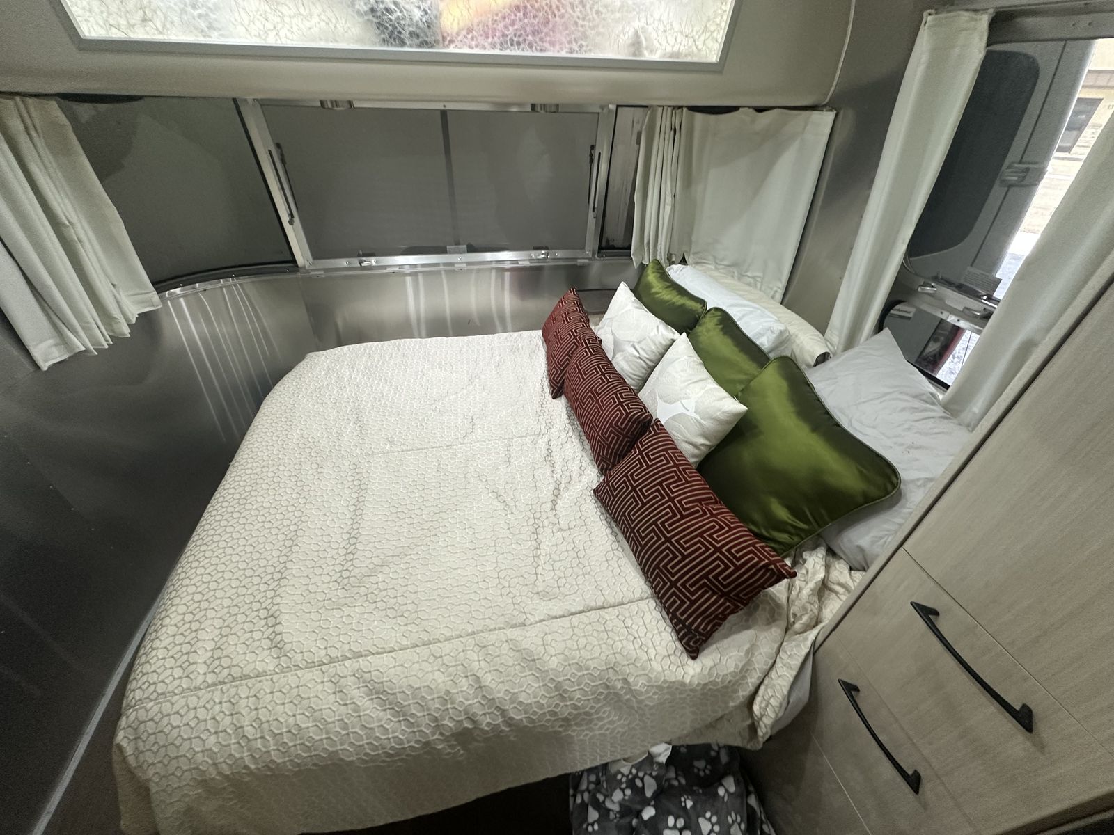 Main image 11