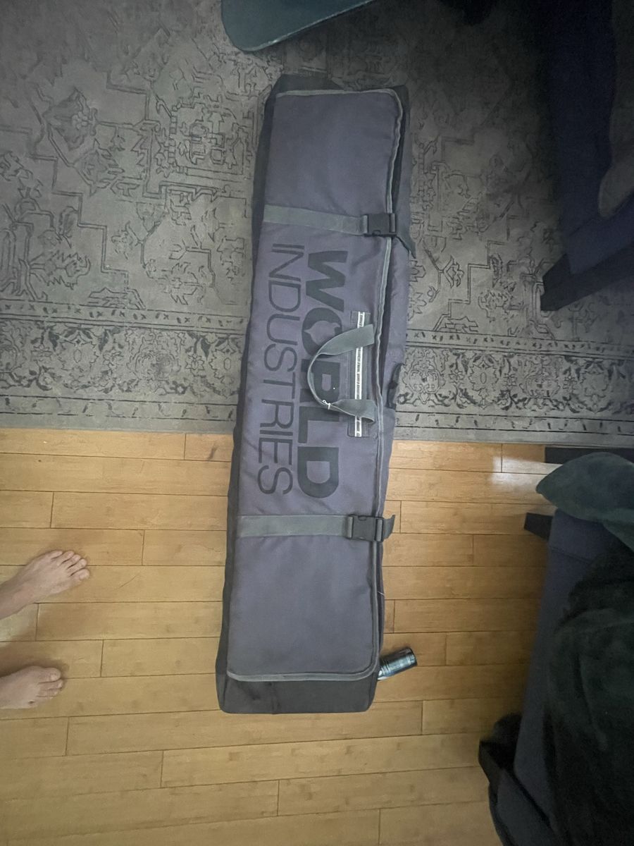 Vintage world industries snowboard bag with padding and wheels 