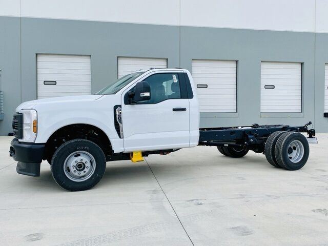 2026 Ford F-350 Super Duty XL