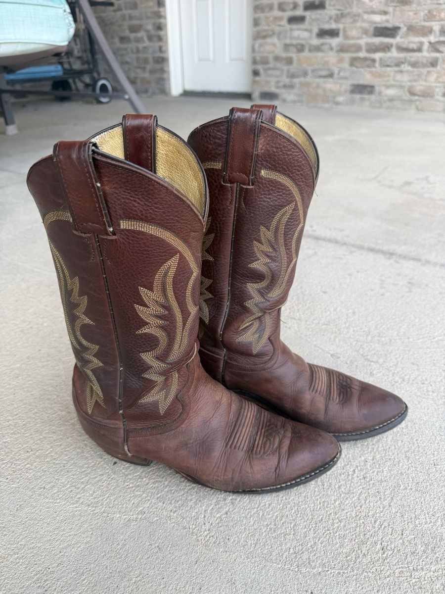 Justin cowboy boots 