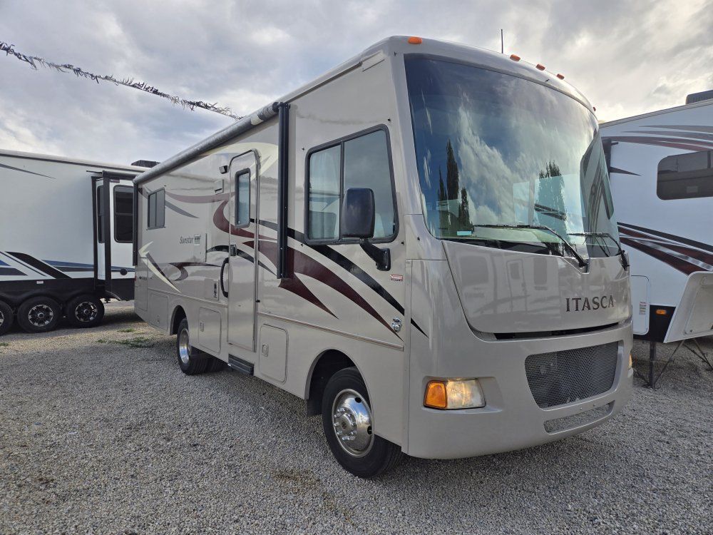 2013 Winnebago Itasca SunStar LOW MILES Motorhome