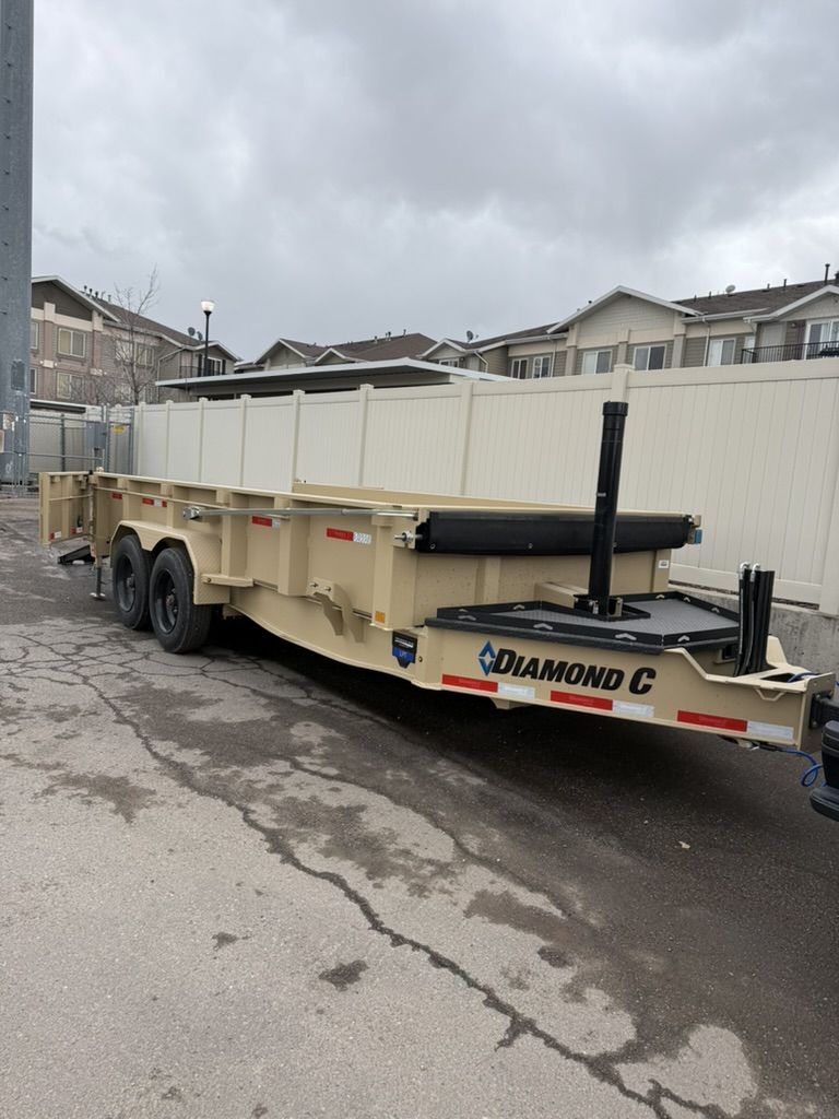 Heavy Duty Diamond C Dump Trailer for Rent