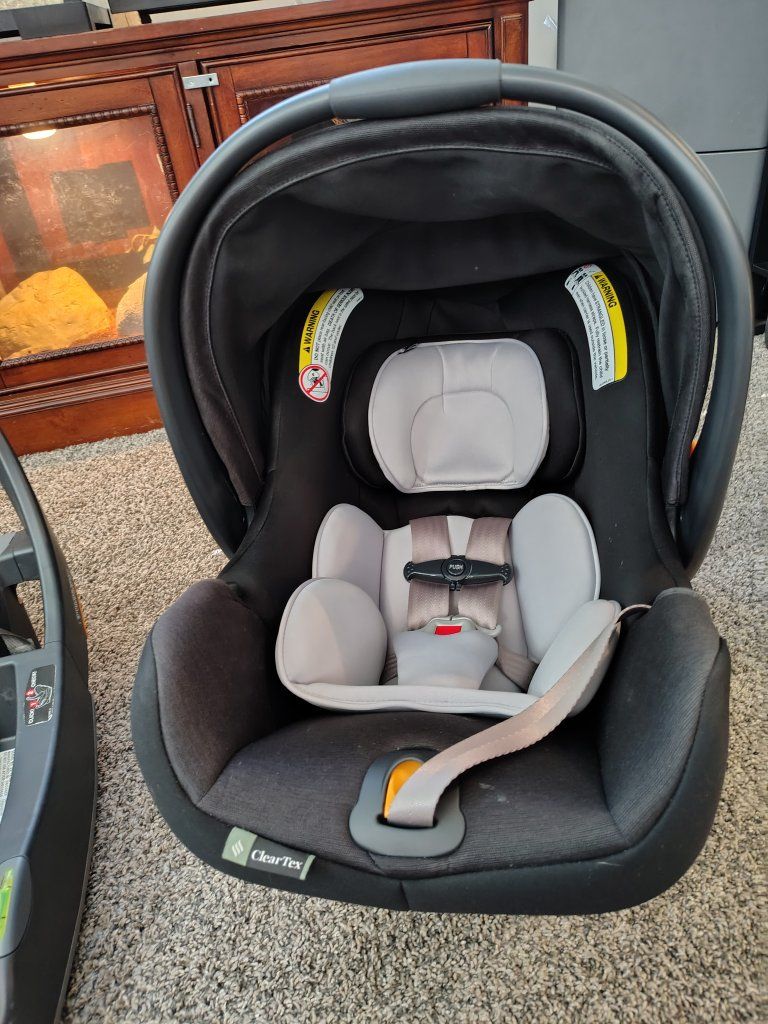 Chicco Keyfit35 Infant Car Seat & 2 Bases - Cleantech, Black/Gray, Expires AUG 2030