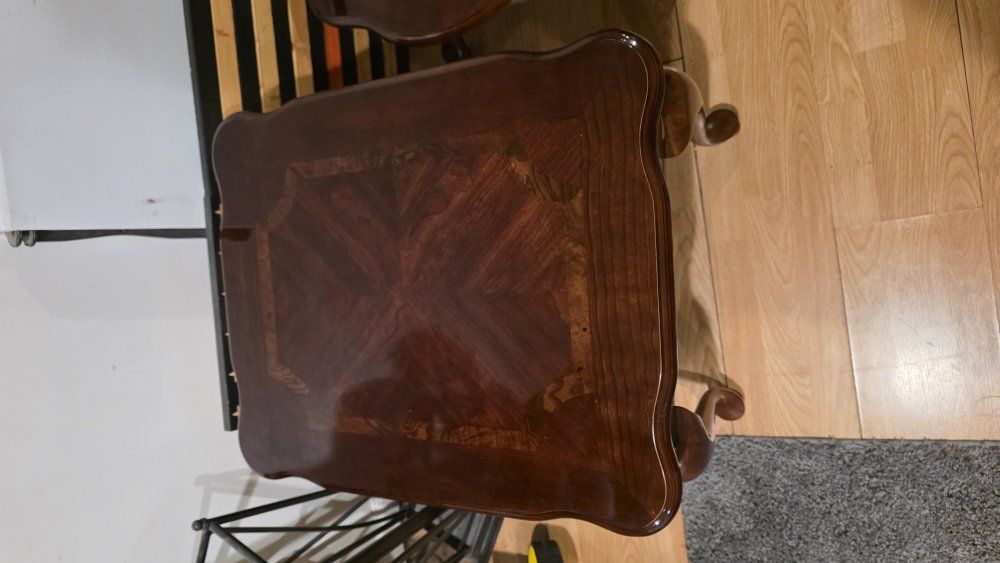 Cherry hard Wood coffee table and lamp set