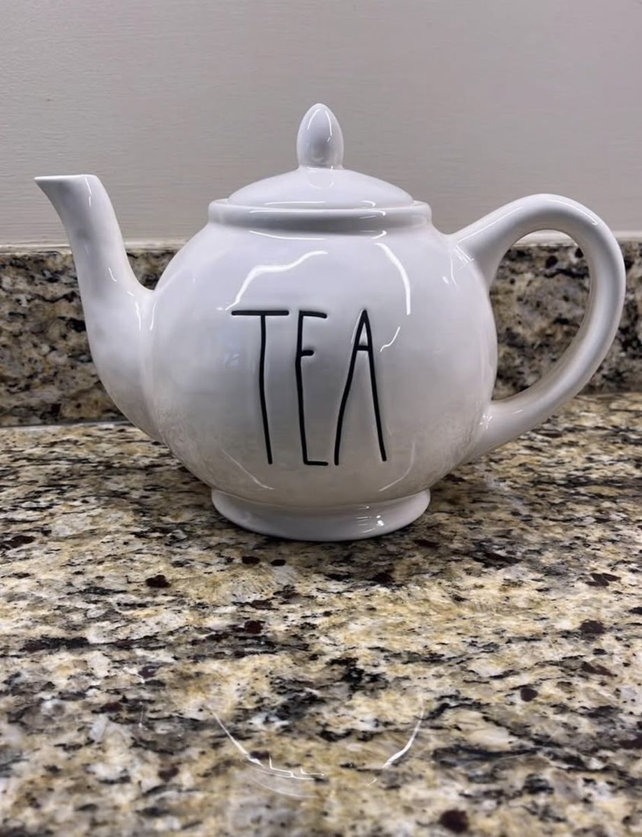 Rae dunn teapot 