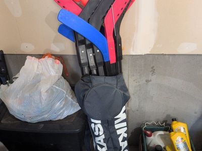 Floor Hockey Sticks with Mikasa Bag and A&R Hockey Balls Set