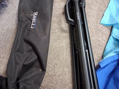 Ravilli Tripod 25" to 49" Adjustable Like New!