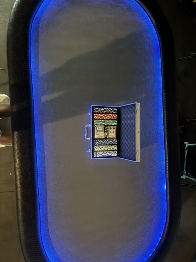 Poker Table