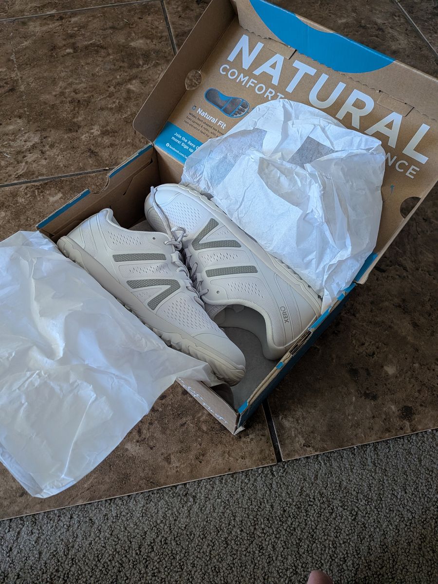 NIB Men's Xero HFS II size 7.5 athletic shoes