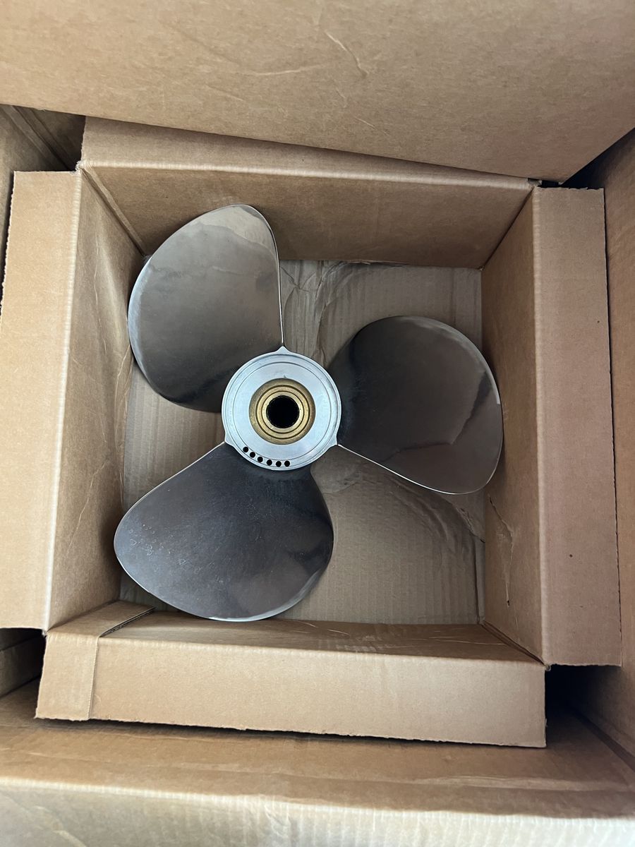 Volvo Penta DuoProp K5 Front Stainless Steel Boat Propeller 22414380 - Excellent Condition