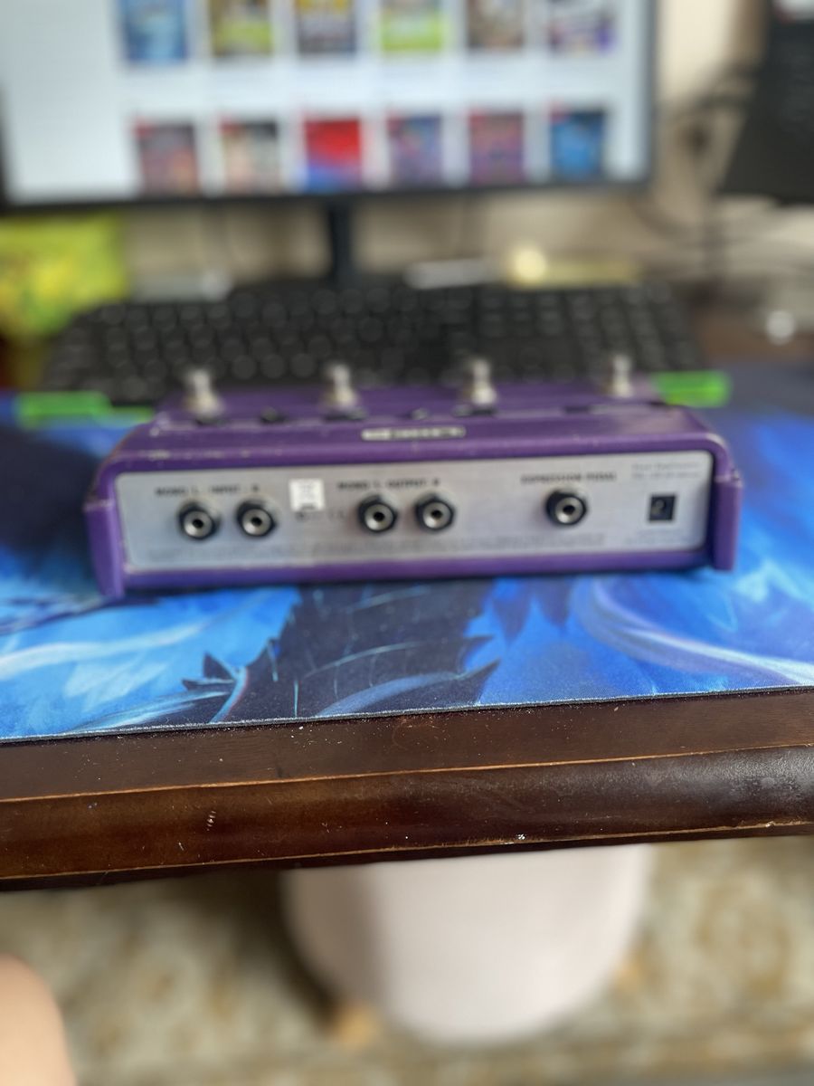 Line 6 FM4 Filter Modeler Pedal - Purple Guitar Effects Pedal with Programmable Filters