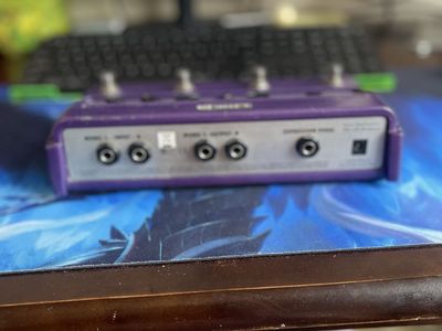 Line 6 FM4 Filter Modeler Pedal - Purple Guitar Effects Pedal with Programmable Filters