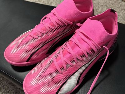 PUMA Ultra Men's US 7.5.
