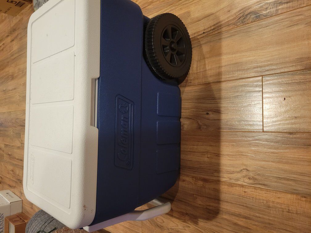 brand new colmen cooler with wheels