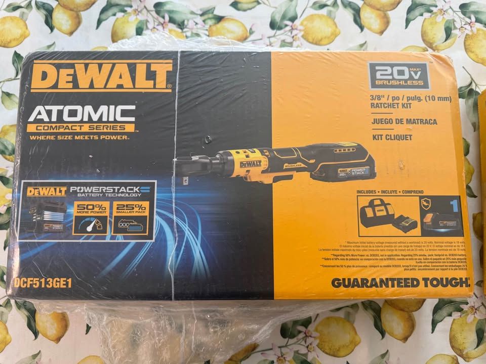 DeWalt Atomic 20V Max Brushless Cordless Ratchet Kit